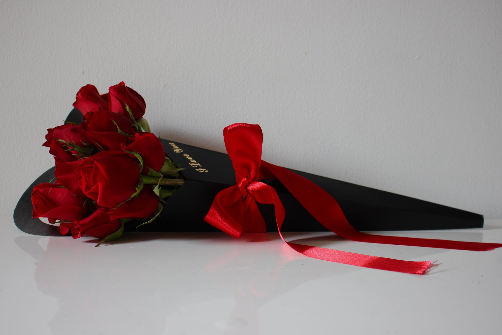 CONO DE 10 ROSAS "I LOVE YOU"