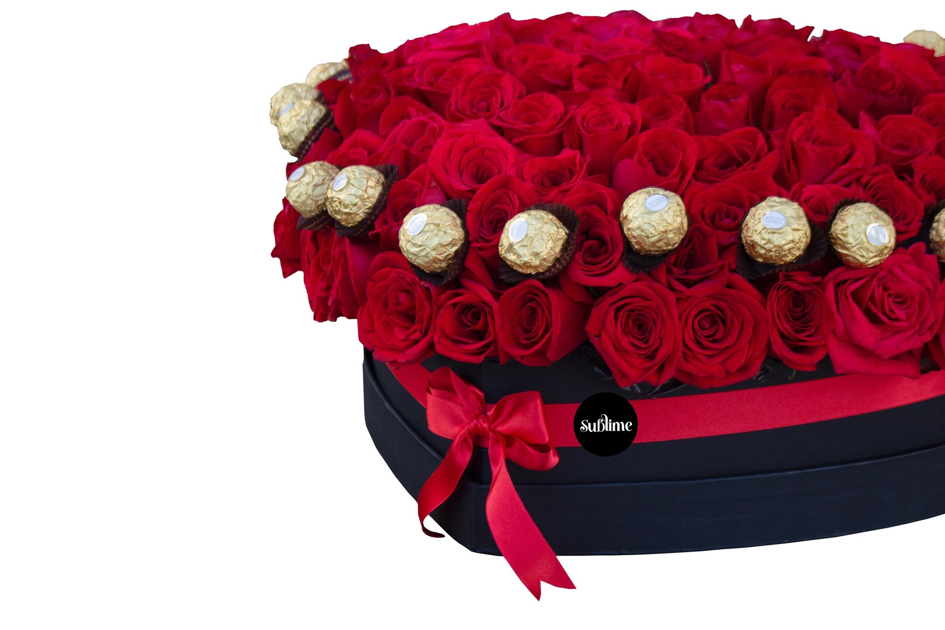 CORAZON DE 200 ROSAS CON FERREROS